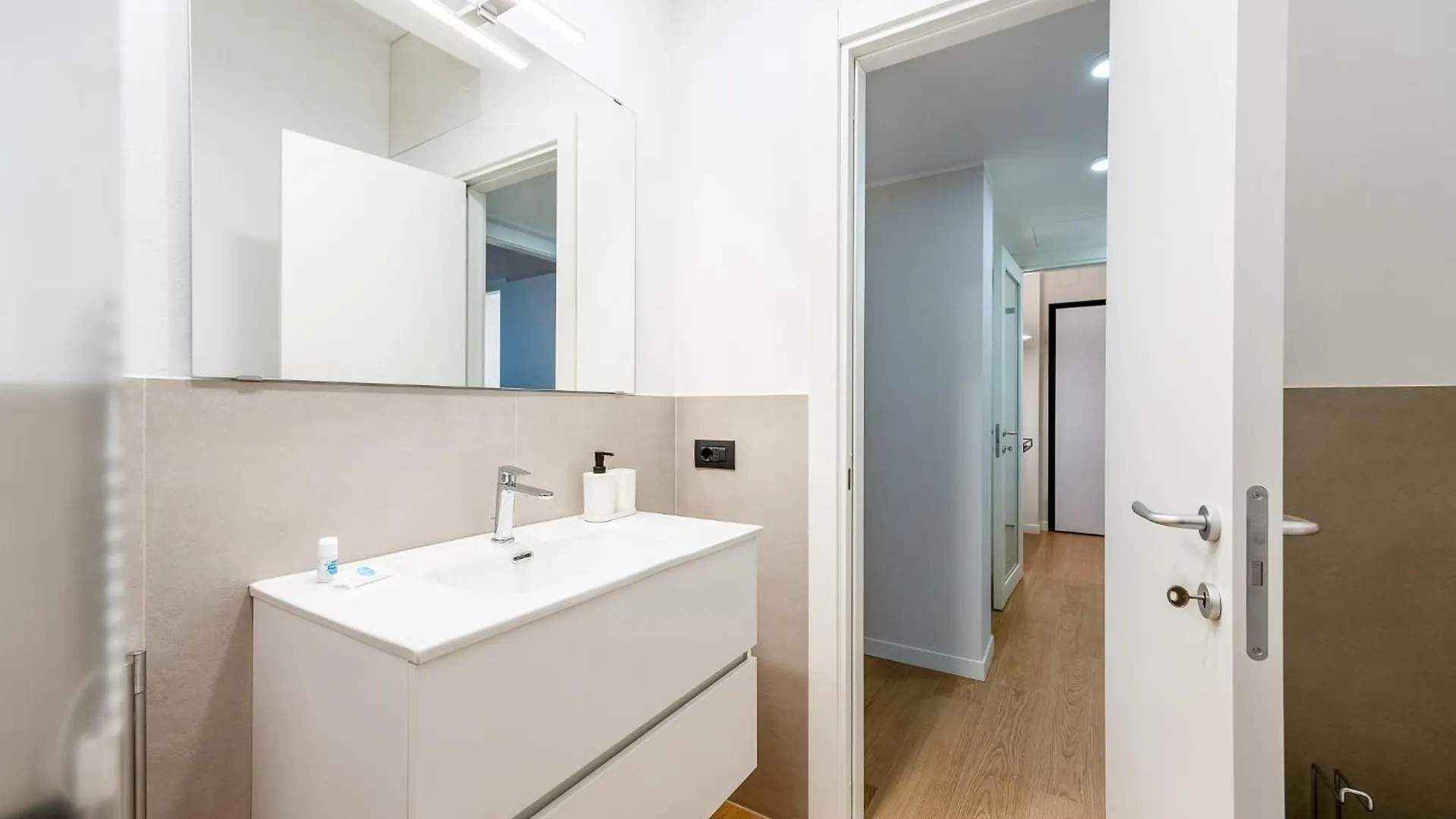 La Casa Di Lou - San Siro E City Life A 15 Minuti Milan Apartment